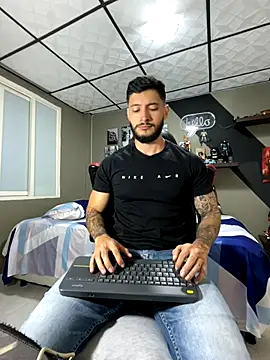 marcel crawford96 online show from December 18, 2025, 12:33 pm