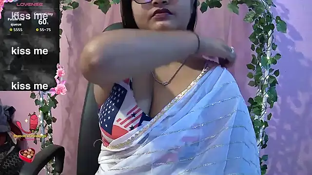 Pari-new online show from December 15, 2025, 4:17 am