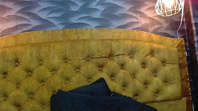 NahomiFireSex online show from October 21, 2025, 3:40 am