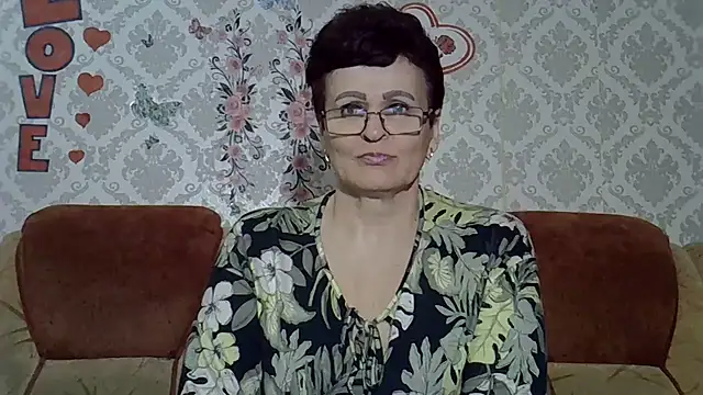PaulaGolden online show from July 26, 2026, 1:29 pm