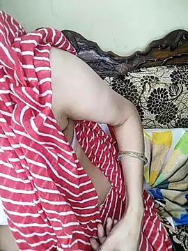 Snapshot of Fair-magic-woman chatting on October 5, 2025, 5:44 pm Fair-magic-woman online show from October 5, 2025, 5:44 pm