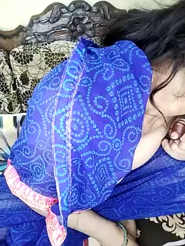 Snapshot of Fair-magic-woman chatting on November 7, 2025, 12:32 am Fair-magic-woman online show from November 7, 2025, 12:32 am