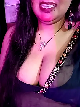 Suhanakhan00 online show from February 3, 2026, 6:57 pm