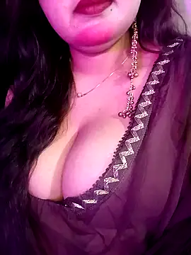 Suhanakhan00 online show from April 14, 2026, 7:47 am