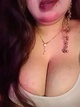 Suhanakhan00 online show from July 17, 2026, 9:05 am