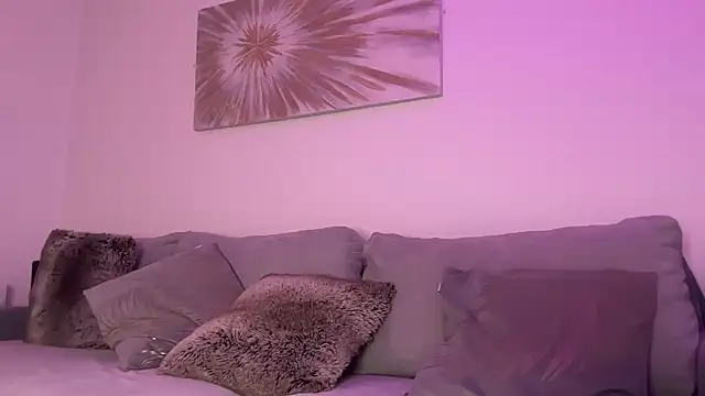 Serena 4you online show from December 17, 2025, 5:08 pm