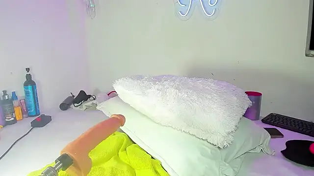 kyliestteel online show from December 15, 2024, 6:07 am