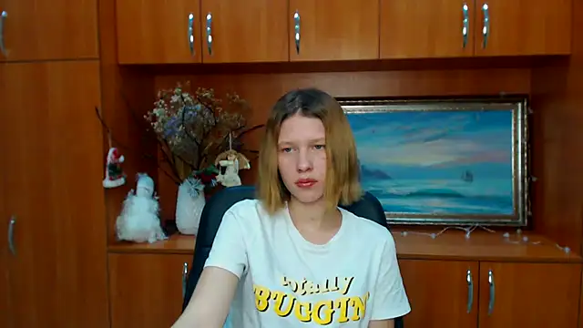 Snapshot of StellaCRL chatting on February 11, 2025, 4:24 pm StellaCRL online show from February 11, 2025, 4:24 pm