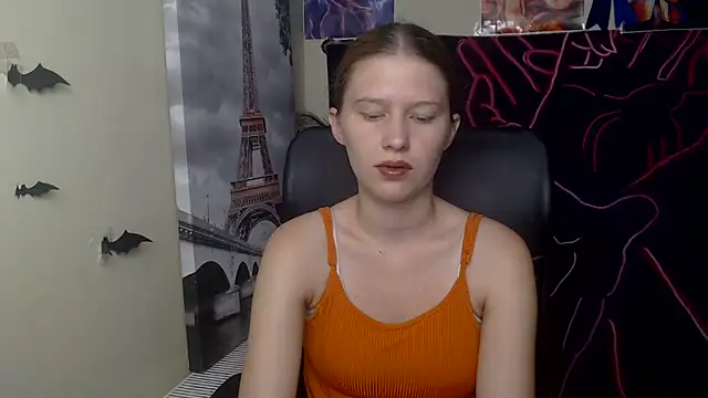 Snapshot of StellaCRL chatting on May 9, 2026, 6:13 pm StellaCRL online show from May 9, 2026, 6:13 pm