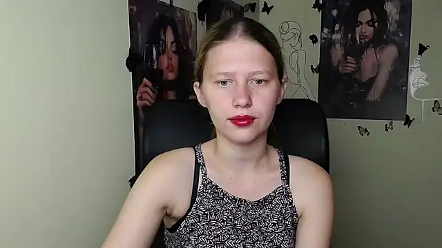 Snapshot of StellaCRL chatting on June 18, 2026, 6:35 am StellaCRL online show from June 18, 2026, 6:35 am