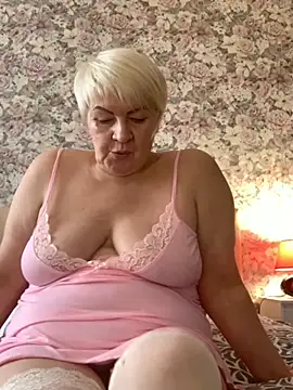 Snapshot of Laura_Millf chatting on January 25, 2025, 11:02 am Laura Millf online show from January 25, 2025, 11:02 am