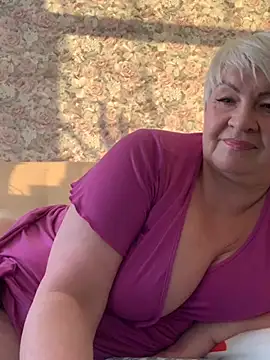 Snapshot of Laura_Millf chatting on February 25, 2025, 2:44 pm Laura Millf online show from February 25, 2025, 2:44 pm