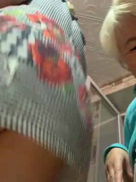 Snapshot of Laura_Millf chatting on September 23, 2025, 5:27 pm Laura Millf online show from September 23, 2025, 5:27 pm