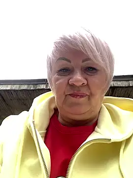 Laura Millf online show from April 22, 2026, 10:06 am