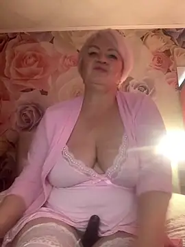 Laura Millf online show from April 23, 2026, 9:41 am