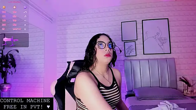 Snapshot of Lizzie-Evans chatting on June 2, 2026, 12:07 pm Lizzie-Evans online show from June 2, 2026, 12:07 pm