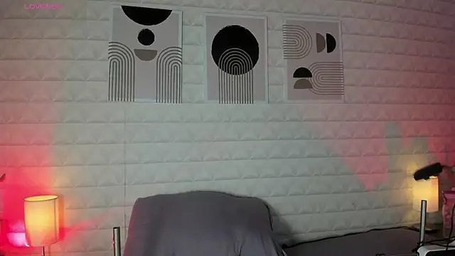 Snapshot of Lizzie-Evans chatting on July 21, 2026, 12:07 pm Lizzie-Evans online show from July 21, 2026, 12:07 pm
