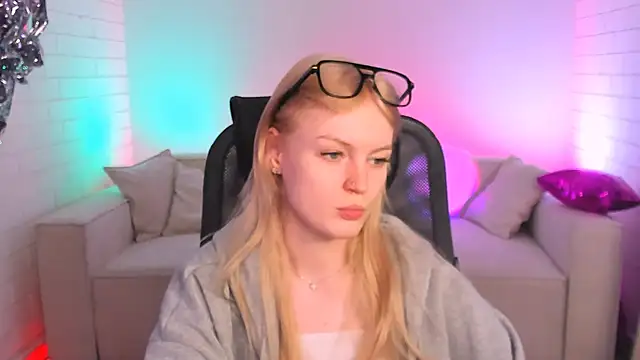 GraceGlamour online show from February 10, 2025, 8:20 am