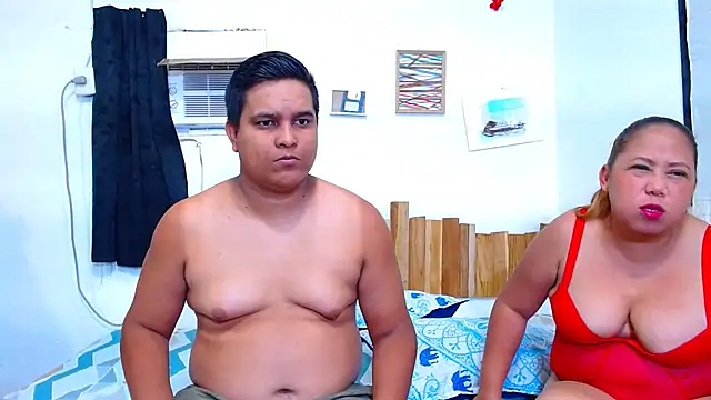 lucasandSofi online show from November 9, 2025, 6:06 pm