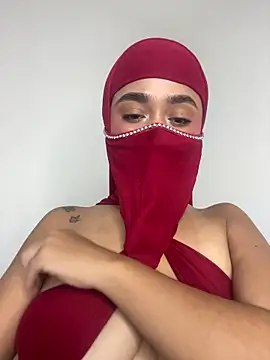Julie Markk online show from June 30, 2026, 7:48 pm