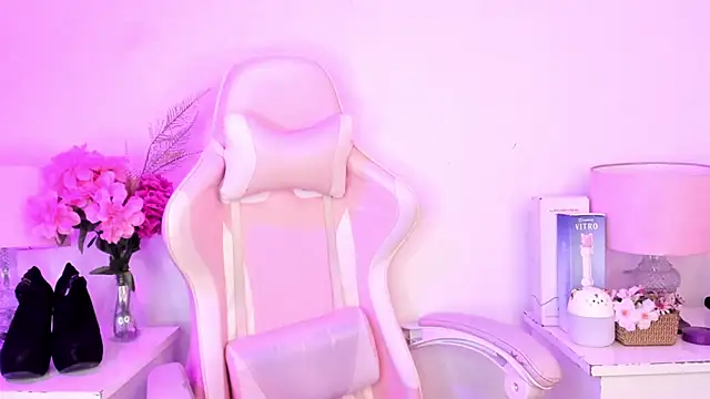 MollyBigBoobs12 online show from March 13, 2025, 11:59 pm