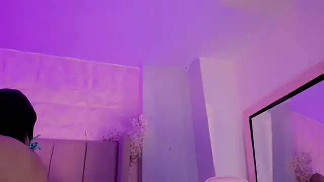 MollyBigBoobs12 online show from June 12, 2026, 9:46 pm