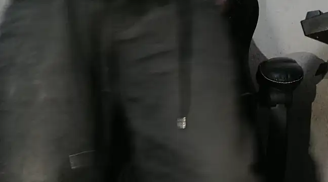 Snapshot of julien_xv chatting on December 25, 2024, 10:48 pm julien xv online show from December 25, 2024, 10:48 pm