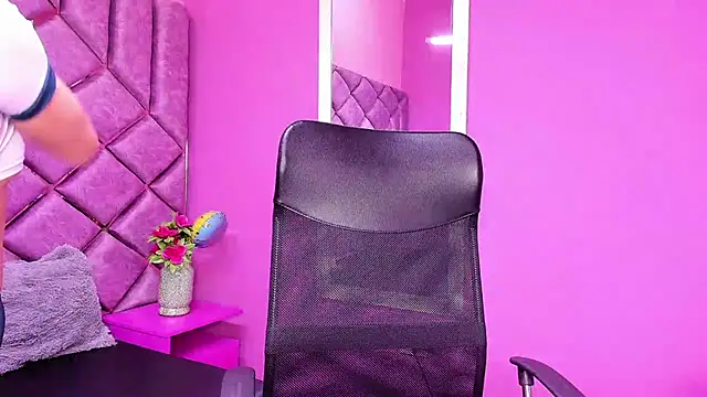 Snapshot of Eimy_Sexy_ chatting on March 14, 2025, 12:40 pm Eimy Sexy online show from March 14, 2025, 12:40 pm