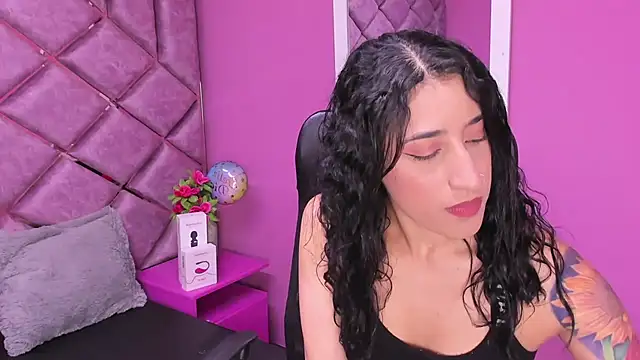 Snapshot of Eimy_Sexy_ chatting on March 18, 2025, 3:31 pm Eimy Sexy online show from March 18, 2025, 3:31 pm