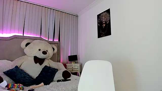 Valentina Se online show from December 18, 2024, 9:25 am