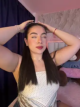 Snapshot of IsabellaAnngel chatting on July 8, 2026, 11:53 pm IsabellaAnngel online show from July 8, 2026, 11:53 pm