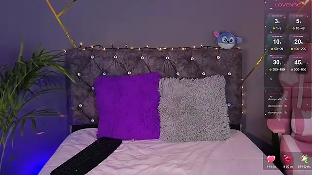 Mia Palacioss online show from April 22, 2026, 12:24 am