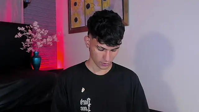 Snapshot of Alexx_tc chatting on December 25, 2024, 5:48 am Alexx tc online show from December 25, 2024, 5:48 am