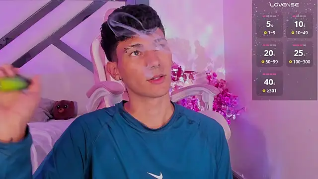 Snapshot of Alexx_tc chatting on January 14, 2025, 8:09 am Alexx tc online show from January 14, 2025, 8:09 am