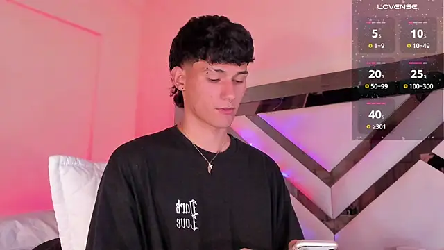 Snapshot of Alexx_tc chatting on January 28, 2025, 4:08 am Alexx tc online show from January 28, 2025, 4:08 am