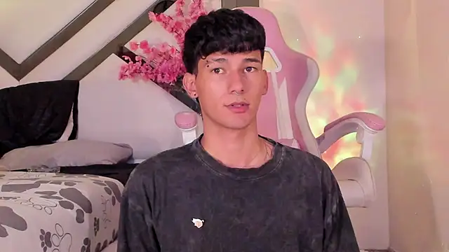 Snapshot of Alexx_tc chatting on February 5, 2025, 2:48 pm Alexx tc online show from February 5, 2025, 2:48 pm