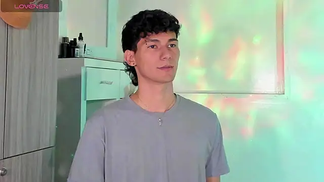 Snapshot of Alexx_tc chatting on February 18, 2025, 3:21 am Alexx tc online show from February 18, 2025, 3:21 am