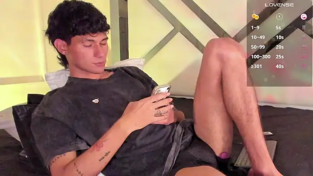 Snapshot of Alexx_tc chatting on February 19, 2025, 7:50 am Alexx tc online show from February 19, 2025, 7:50 am