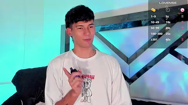 Snapshot of Alexx_tc chatting on March 15, 2025, 6:14 am Alexx tc online show from March 15, 2025, 6:14 am