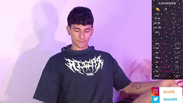 Snapshot of Alexx_tc chatting on October 15, 2025, 4:29 pm Alexx tc online show from October 15, 2025, 4:29 pm