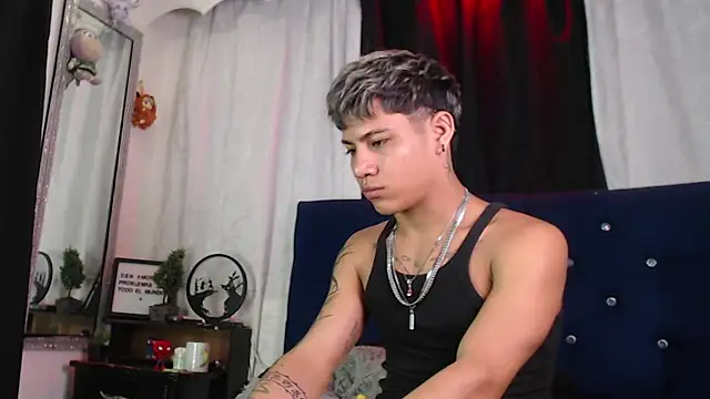 Sexys Boys Hot1 online show from June 25, 2026, 5:12 am
