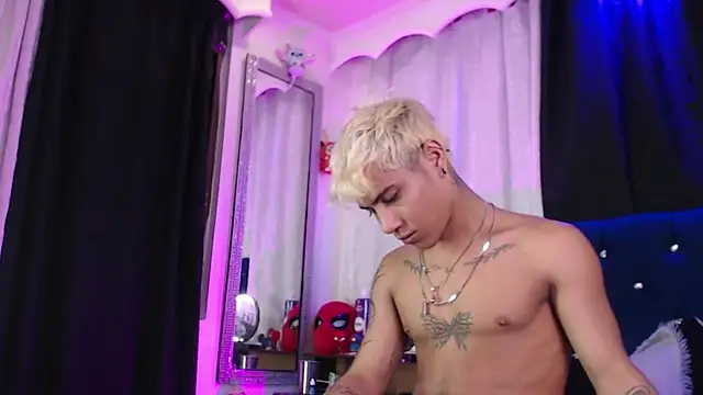 Sexys Boys Hot1 online show from August 3, 2026, 1:04 am