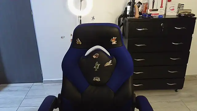 thomascooper7 online show from February 6, 2025, 11:58 pm