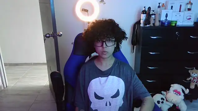 thomascooper7 online show from October 14, 2025, 6:52 pm