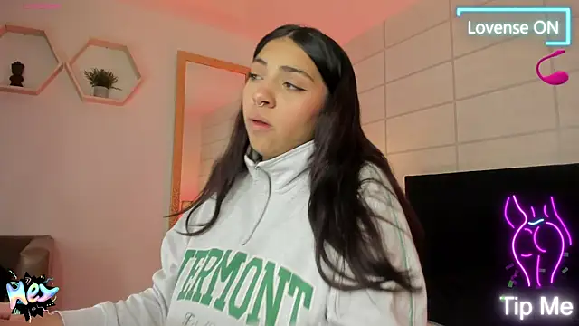 Christine Laam online show from October 20, 2025, 11:54 am