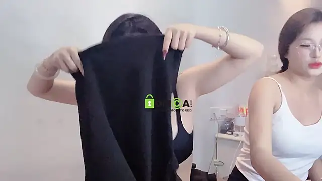 Snapshot of MM_YY_SS chatting on January 12, 2025, 7:53 pm MM YY SS online show from January 12, 2025, 7:53 pm