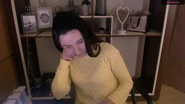 Snapshot of LaimaV_ chatting on December 9, 2024, 5:19 pm LaimaV online show from December 9, 2024, 5:19 pm