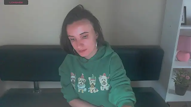 Snapshot of LaimaV_ chatting on December 21, 2024, 4:46 pm LaimaV online show from December 21, 2024, 4:46 pm