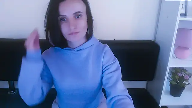 Snapshot of LaimaV_ chatting on January 5, 2025, 4:38 pm LaimaV online show from January 5, 2025, 4:38 pm