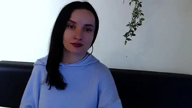LaimaV  online show from April 29, 2026, 9:32 pm